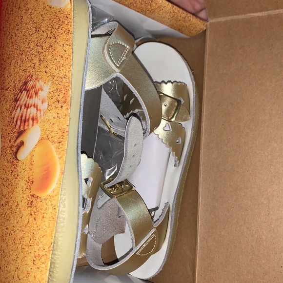 KIDS GOLD SANDALS - Picture 4 of 5